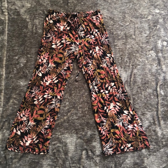 Loose fit pants! - Picture 1 of 3